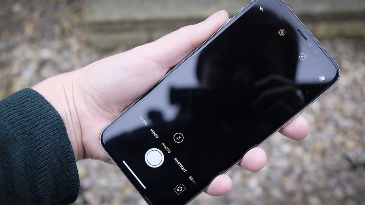 Camera iPhone bị đen: Nguyên nhân và cách khắc phục