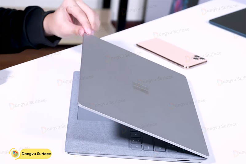 Surface Laptop 2 hướng đến sự sang trọng bậc nhất