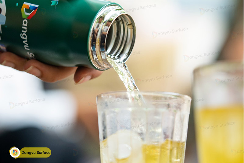 Bạn có thể đựng bất kỳ món nước nào bằng bình giữ nhiệt