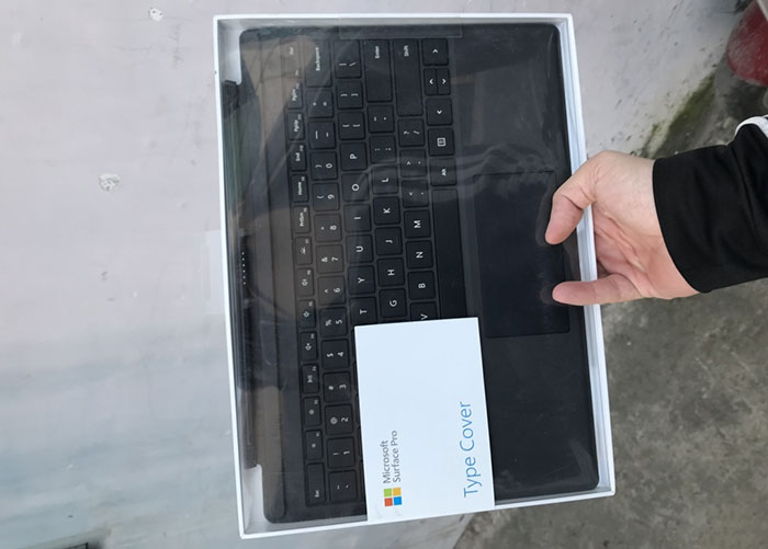 Lỗi do bàn phím thì chỉ cần mua bàn phím khác dùng là xong