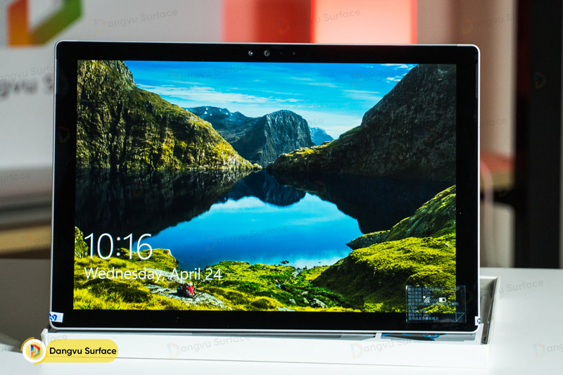 Khả năng hiển thị tuyệt vời trên chiếc Surface Pro 5