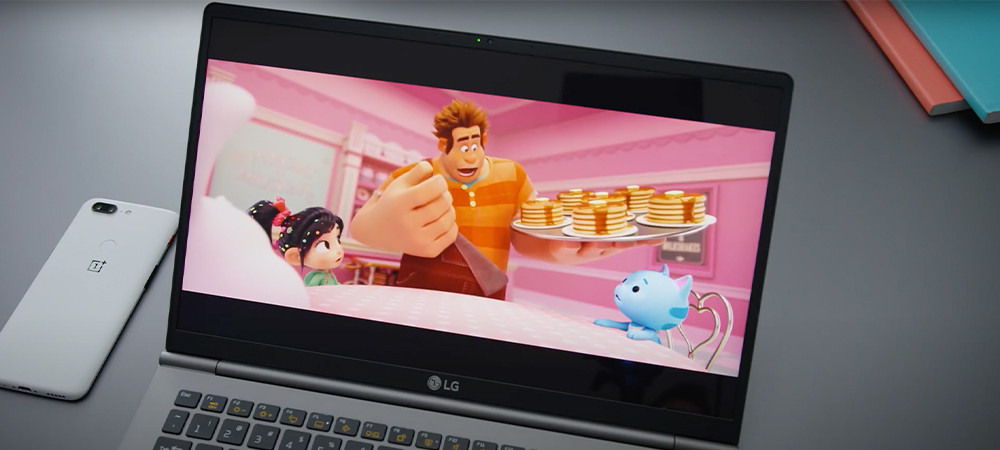 Máy sở hữi màn hình 13.3 inch nhỏ gọn