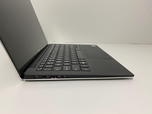 Laptop Dell XPS 13 là một trong số ít dòng laptop mỏng nhẹ có thunderbolt cao cấp hiện nay