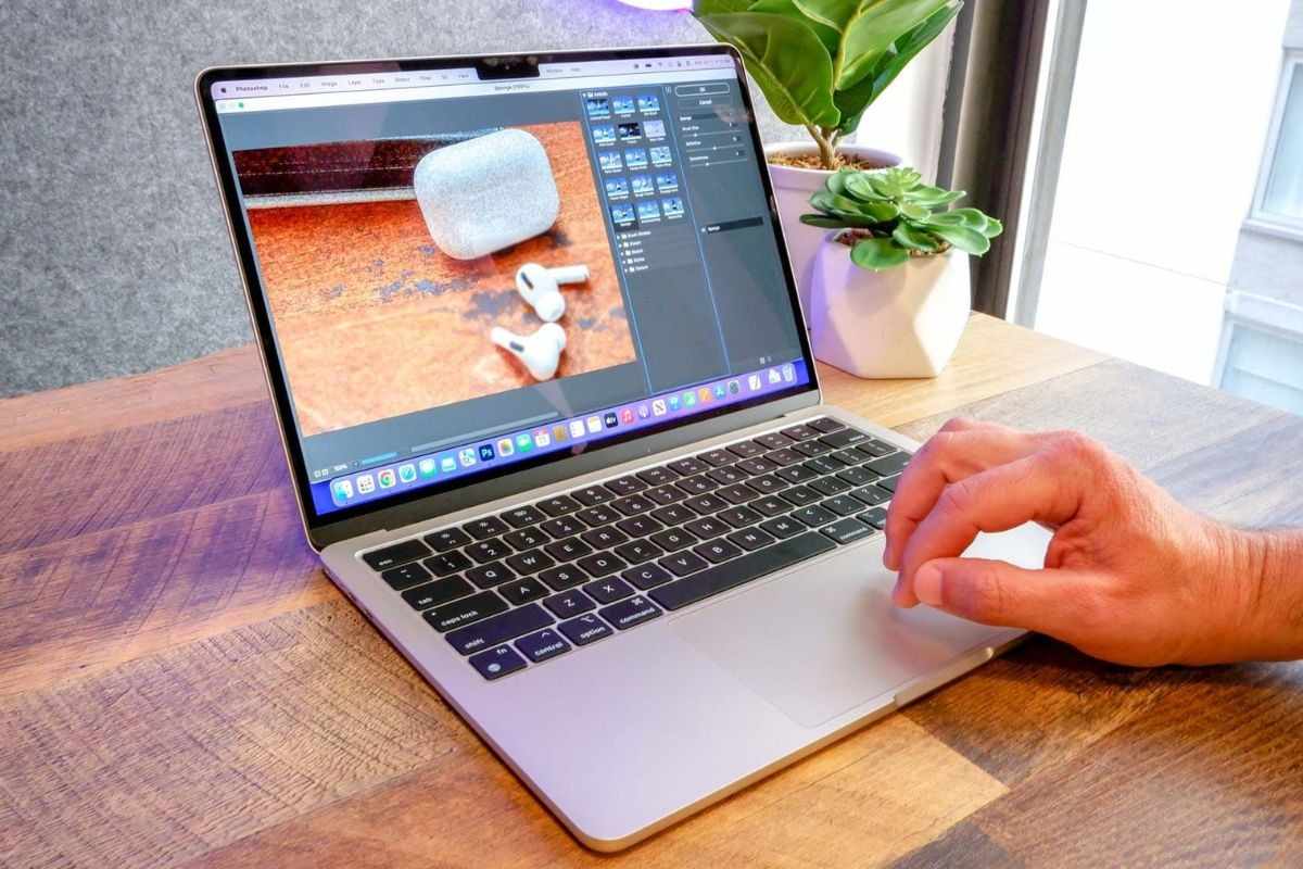 Máy xử lý các tác vụ văn phòng thoải mái đồng thời kiêm đồ họa cơ bản với newbie designer