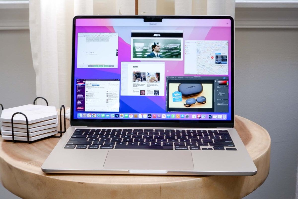 MacBook Air M2 có một màn hình hiển thị vô cùng sắc nét