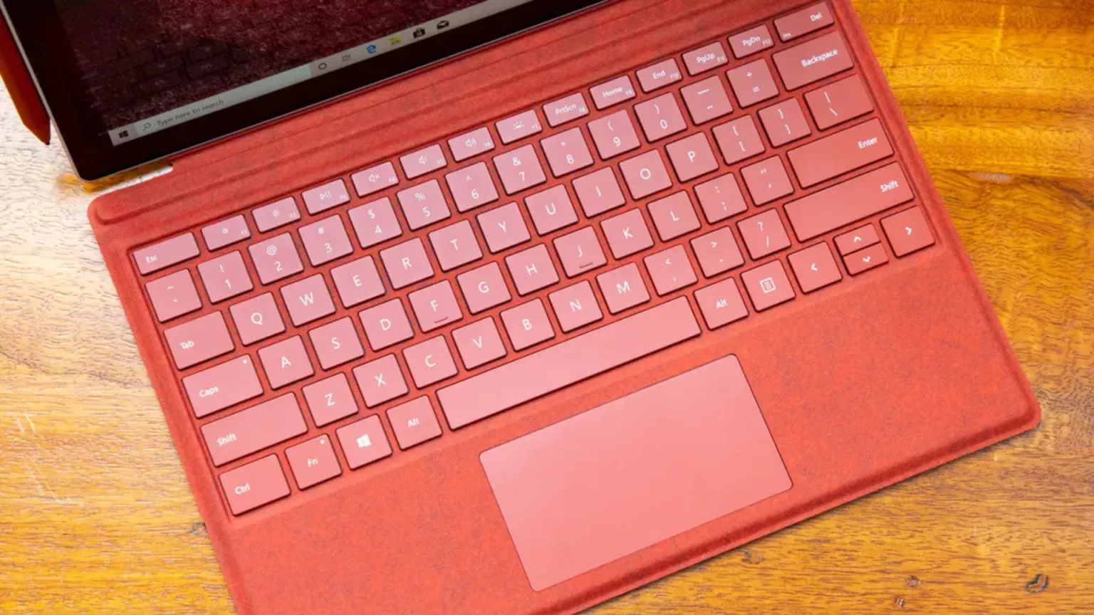 Surface Pro 7 được trang bị Typecover màu mới rất thời thượng