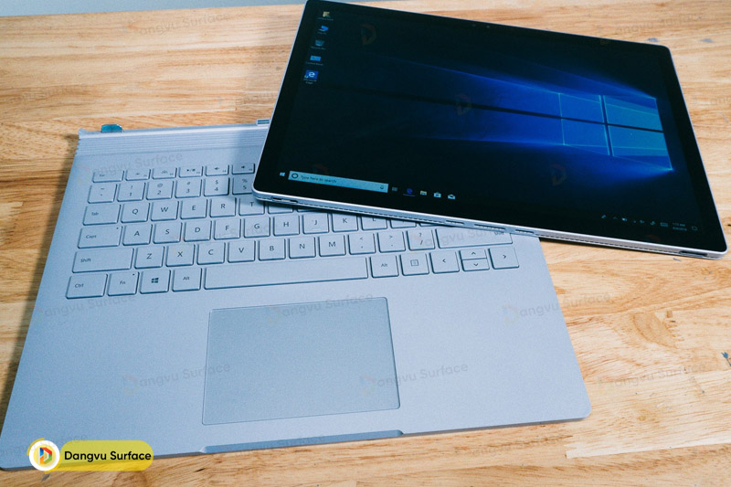 Dòng Surface Book thì lại phù hợp với sinh viên chuyên dùng các phần mềm thiết kế