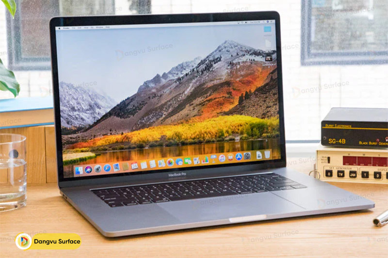 Macbook Pro trang bị Card Redeon Pro 560X
