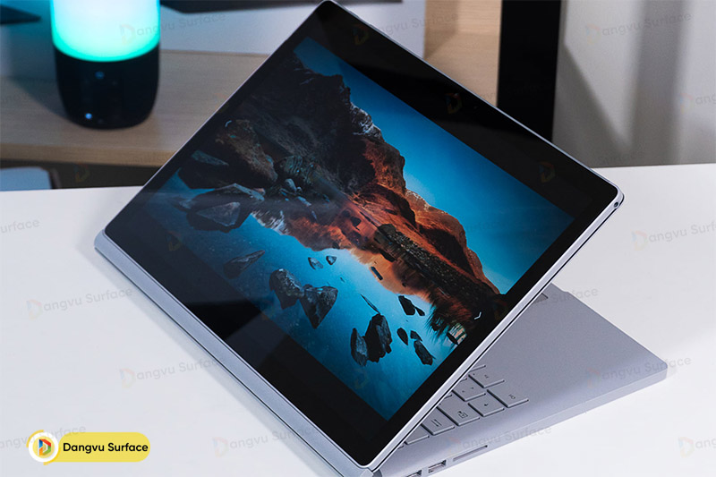 Độ phân giải màn hình của Surface Book là 3K