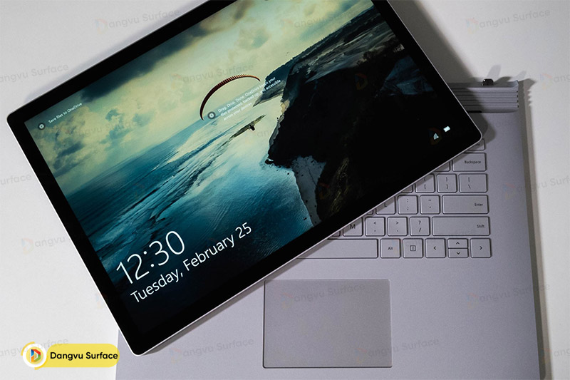 Dòng Surface Book 2 15-Inch vừa làm đồ họa được vừa chơi Game được