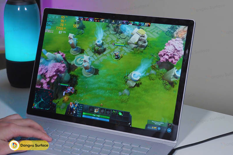 Surface Book 2 15 tích hợp Card GTX1060 sử dụng để chơi Game rất tốt