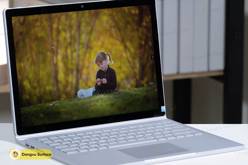 Surface Book 2 rất đáng để trải nghiệm trong công việc