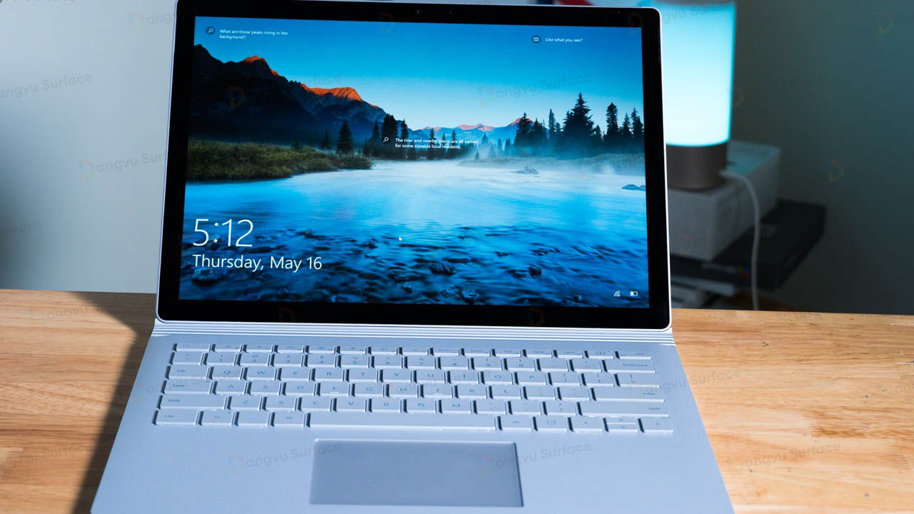Surface Books 2 GTX1050 Laptop 13inch được đánh Giá Mạnh Nhất