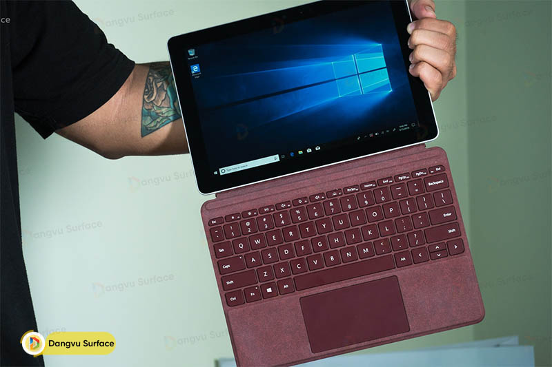 Tuy nhiên cần lưu ý khi cho bé sử dụng laptop sớm