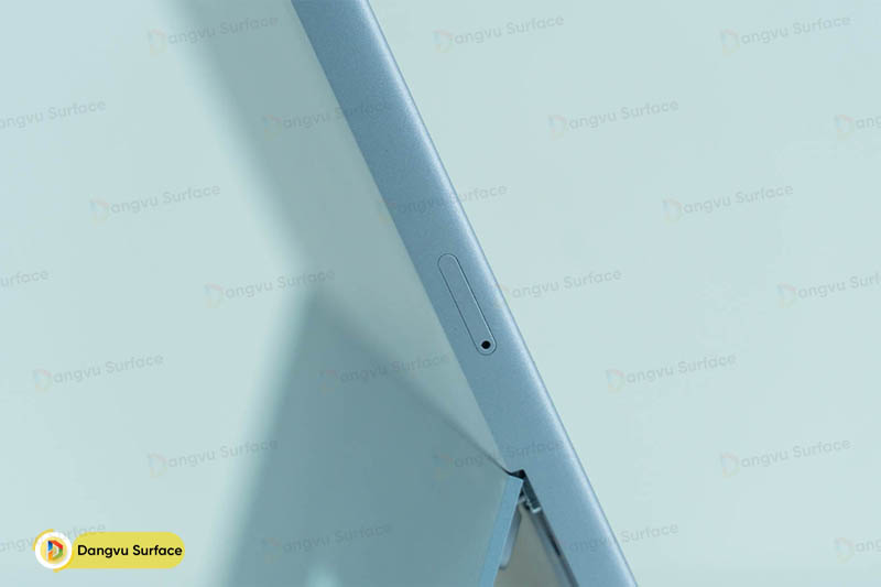 Surface Go khi tích hợp khe cắm Sim