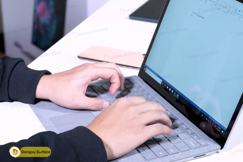 Hệ điều hành Windows 10 Bản Quyền tạo là yếu tố tạo nên sự ổn đỉnh của các dòng máy Surface