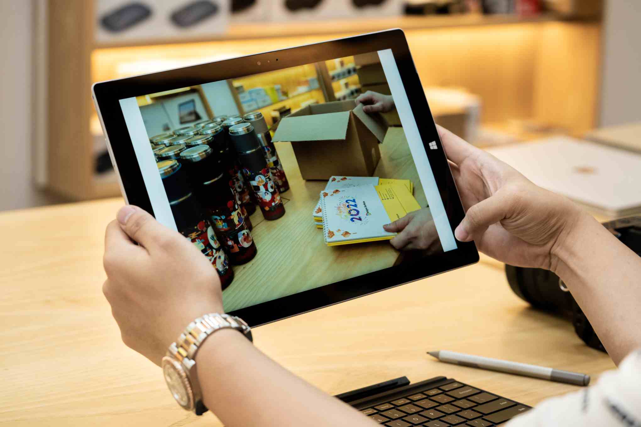 Kích thước của Máy Tính Bảng giúp dòng Surface trở nên linh hoạt vô đối