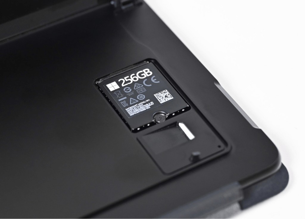 Khả năng nâng cấp ram và SSD của Surface Pro X
