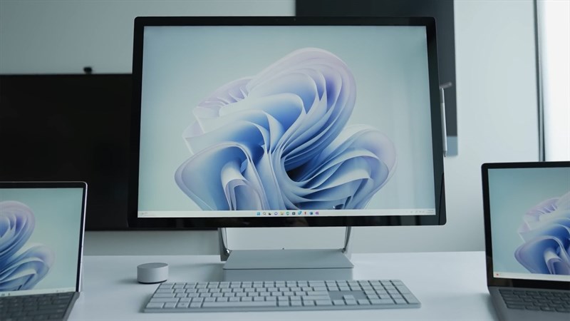 Màn hình cảm ứng PixelSense 28 inch trang bị tấm nền IPS