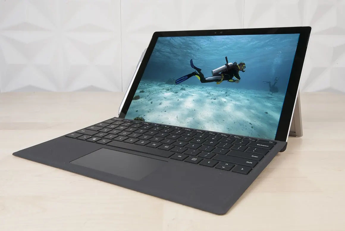Surface Pro 4 hoàn toàn là một thiết bị cao cấp đáng để dùng