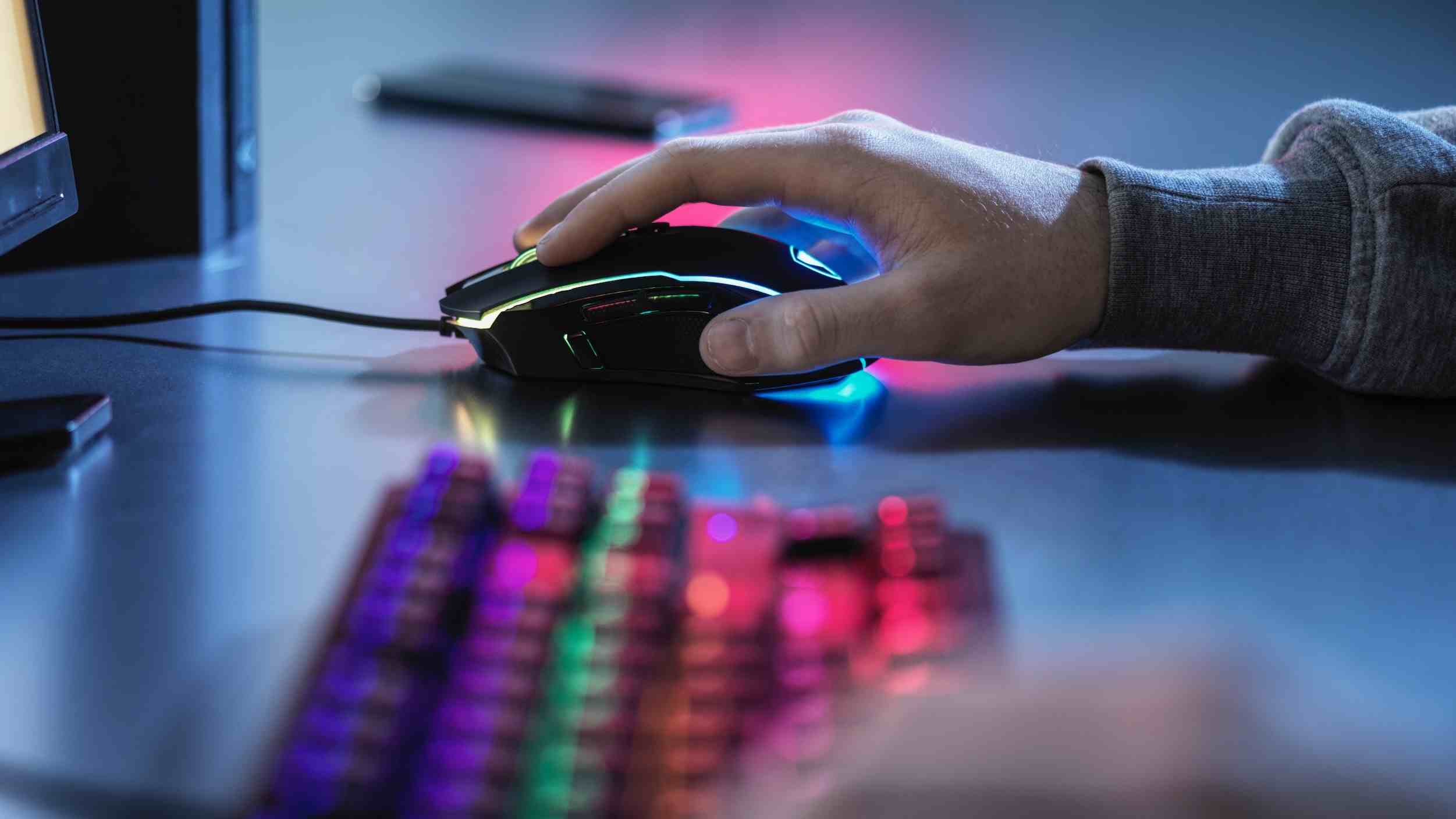 Tùy chỉnh màu RGB cho phụ kiện trực tiếp trong Windows 11 như thế nào