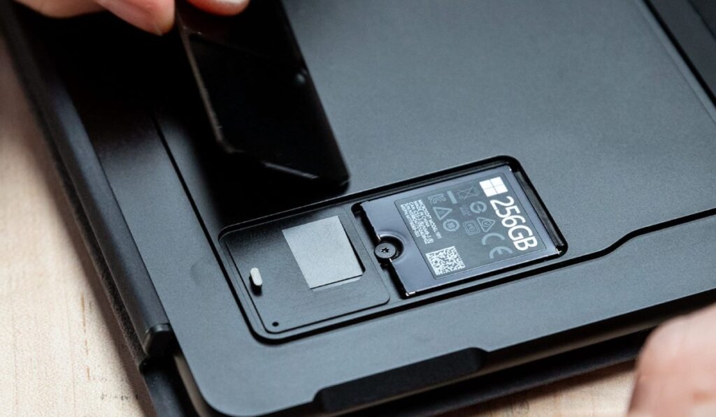 Các máy Surface đều được trang bị ổ cứng SSD