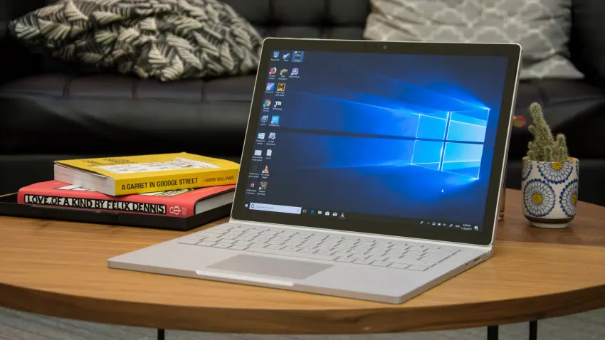Pin Surface nào tốt nhất!!! Khó máy nào qua mặt Surface Book 2