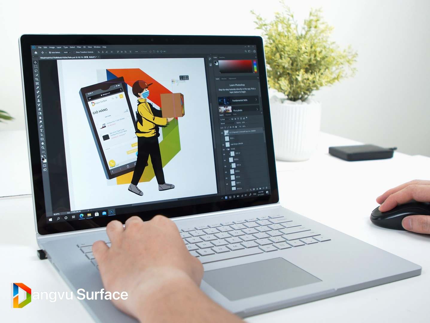 Bù lại việc ngoại hình không đổi thì Surface Book nâng cấp mạnh về cấu hình