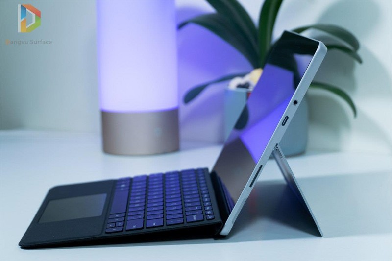 Nếu là các công việc văn phòng cực kì cơ bản thì nên dùng Surface Go