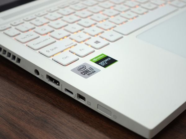 ConceptD 3 Ezel thì sử dụng chip Intel Core i7-10750H gen 10