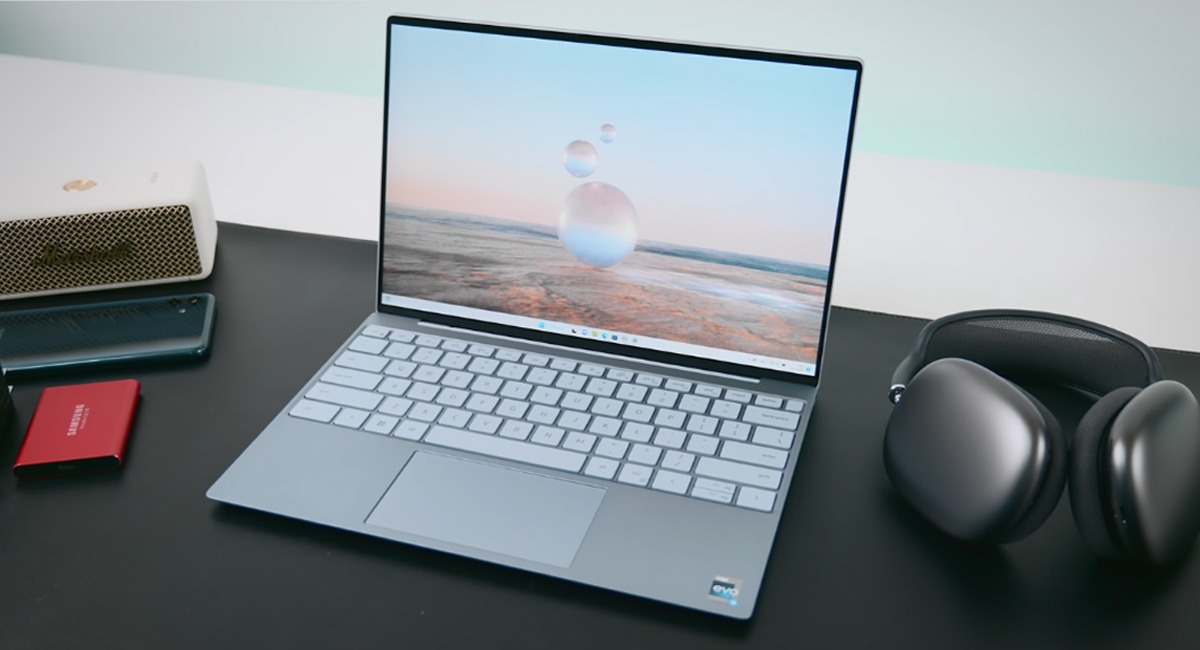 Dell XPS 13 mang đến trải nghiệm tổng thể khá tốt với màn hình hiển thị sắc nét