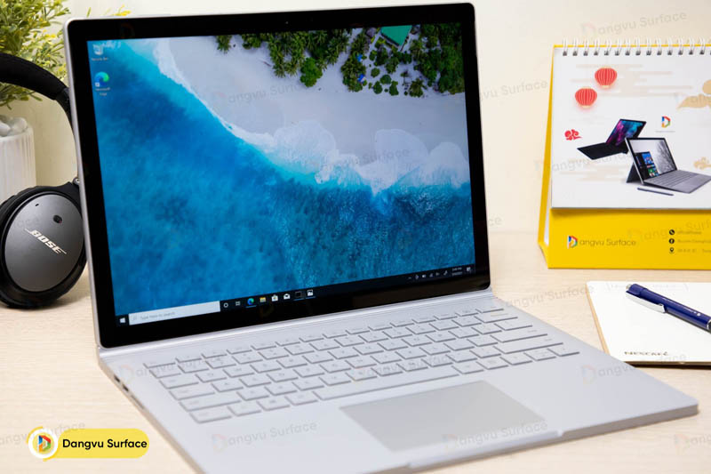 Surface Book 2 là chiếc Laptop cấu hình khủng rất đáng mua trong vài năm trở lại đây