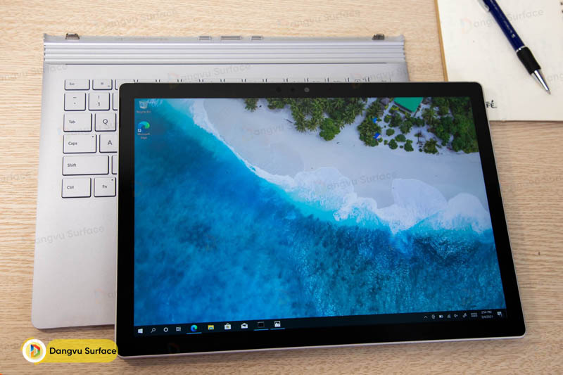 Thường thì máy Surface Book 2 có bảo hành hãng khá dài