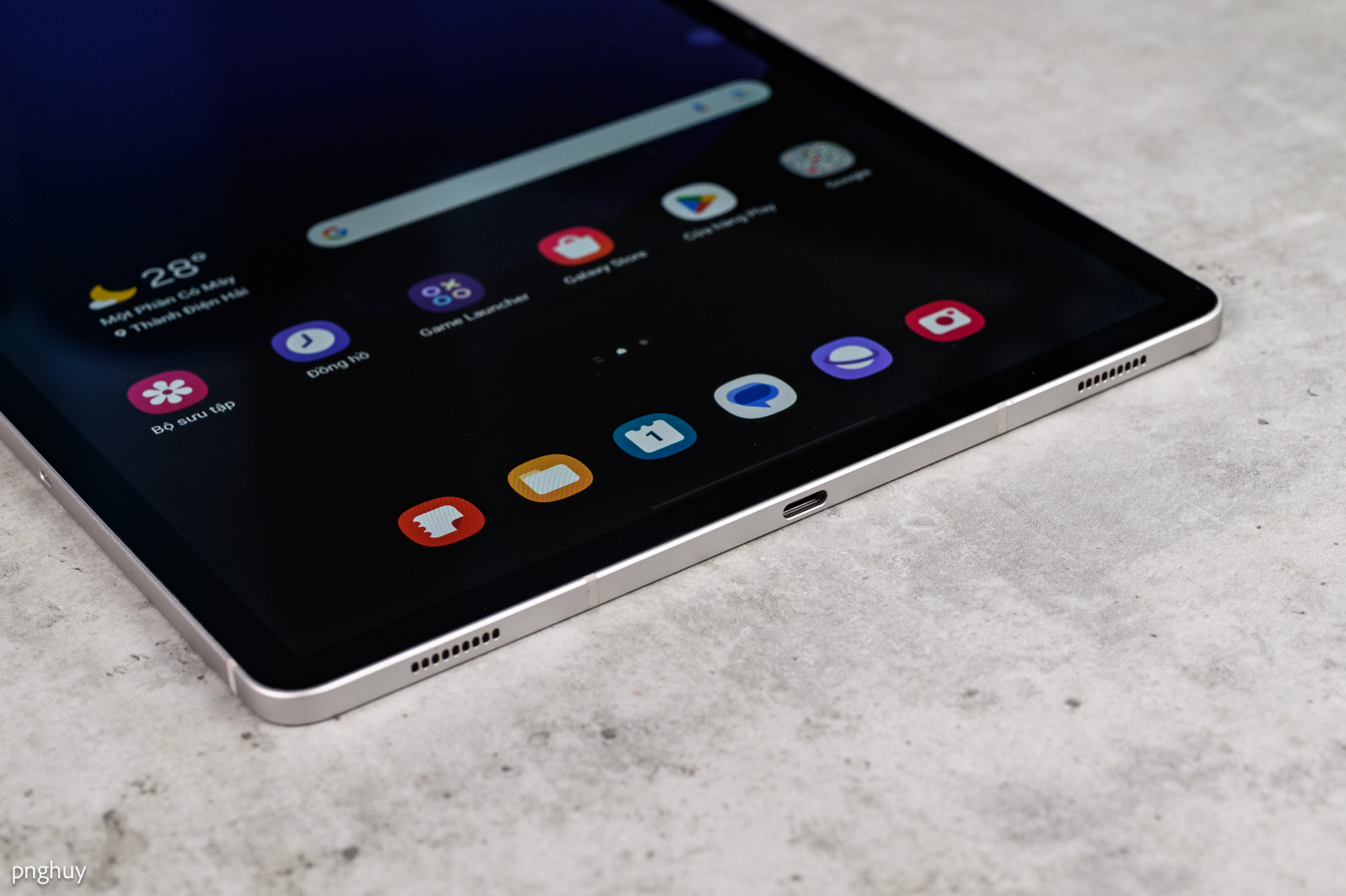 chiếc máy tính bảng từ thương hiệu Samsung có thể đa nhiệm cùng lúc nhiều ứng dụng/tác vụ