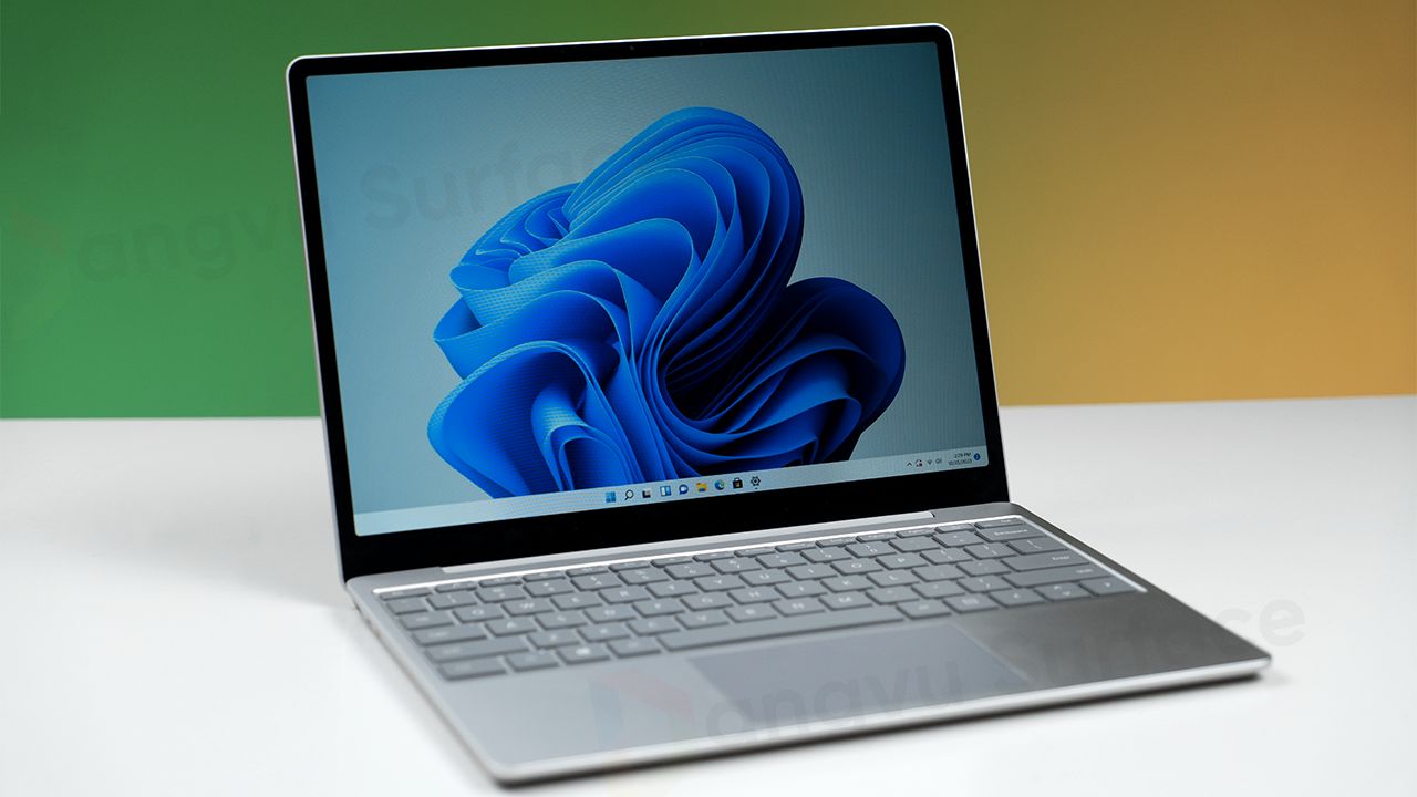 Laptop Go 3 sở hữu màn hình cảm ứng 12.4”, độ phân giải 1536 x 1024p, 148 ppi