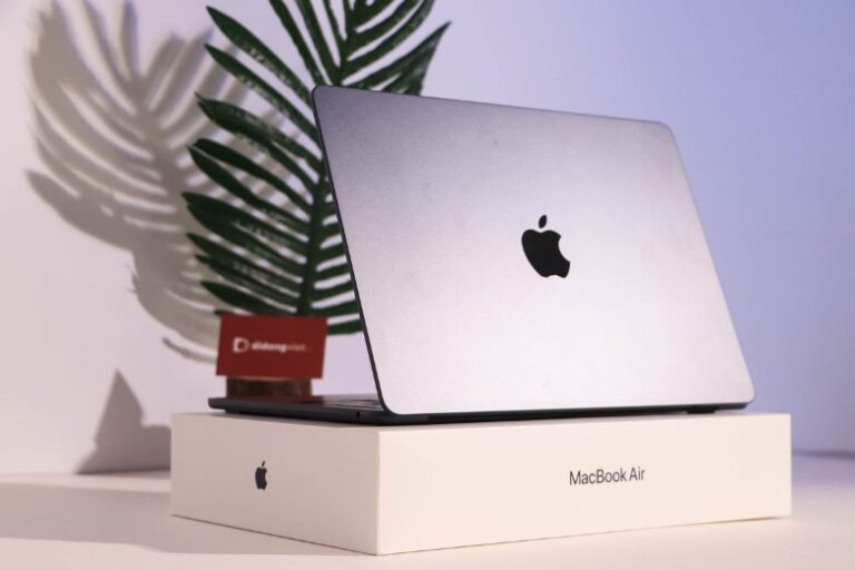 MacBook Air M2 có thiết kế mới mẻ hoàn toàn lột xác so với phiên bản tiền nhiệm 