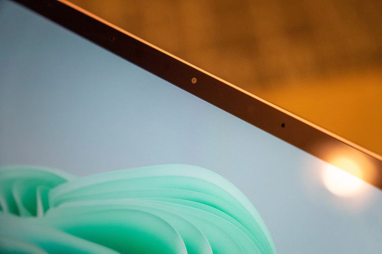 Surface Laptop 5 ở cả hai phiên bản 13.5” và 15” đều được trang bị camera trước với độ phân giải 720p HD