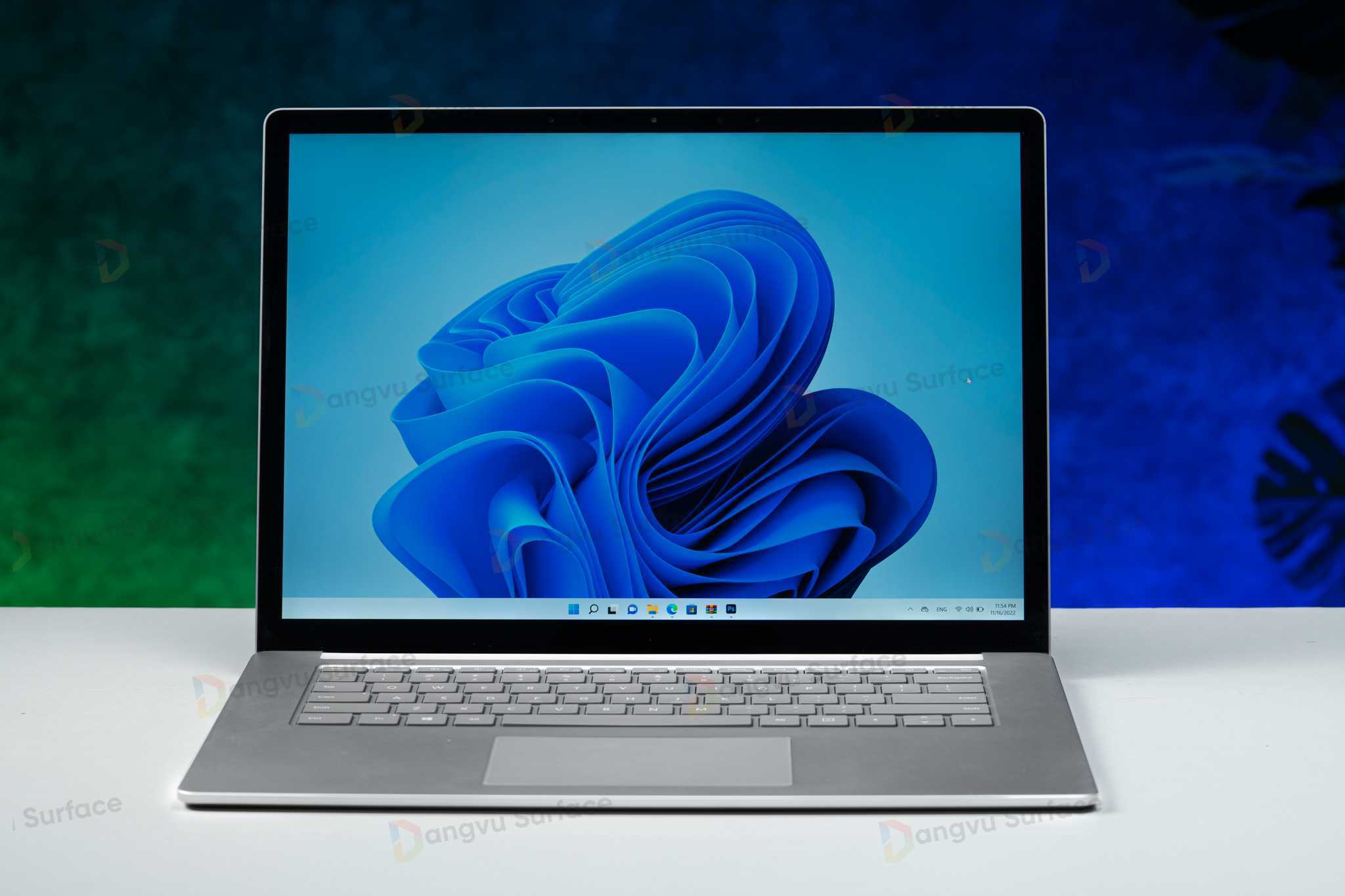 Laptop 5 có tỷ lệ khung hình 3:2