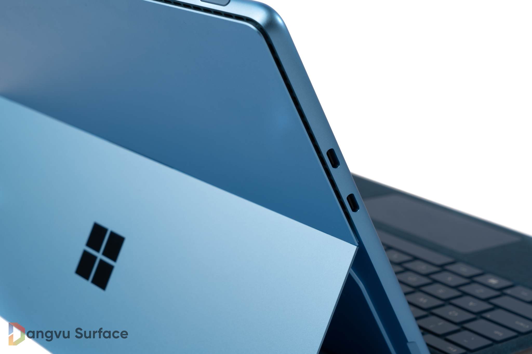 Cổng kết nối  Surface Pro 9