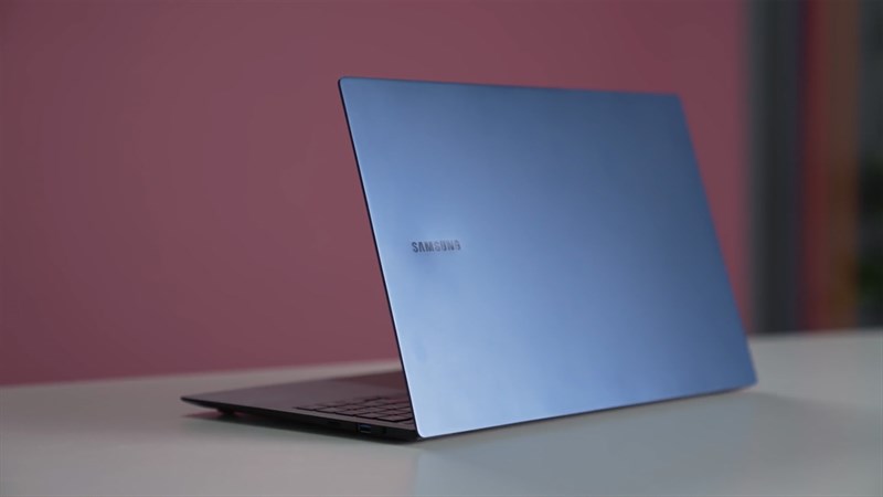 Thiết kế Galaxy Book Pro 15