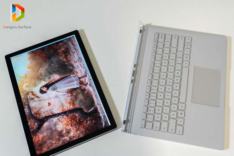 Surface Book 1 có phần trackpad lớn, bàn phím ấn tượng với các phím được bố trí hợp lý