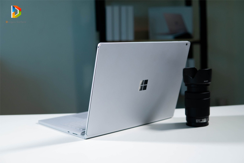 Surface Book 1 là một deal khá ngon, bổ, rẻ trong năm 2020 này
