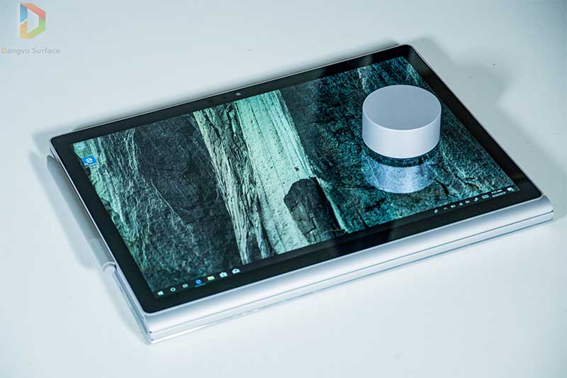 Màn hình của Surface Book 1 có thể xoay được 360 độ