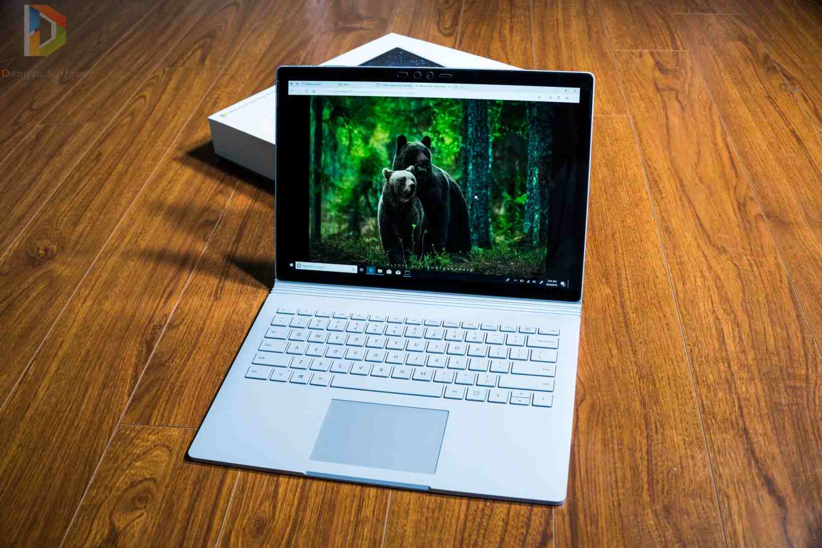 Bàn phím của Book 3 15 inch thì có cùng tông màu với máy mang tới sự hài hòa