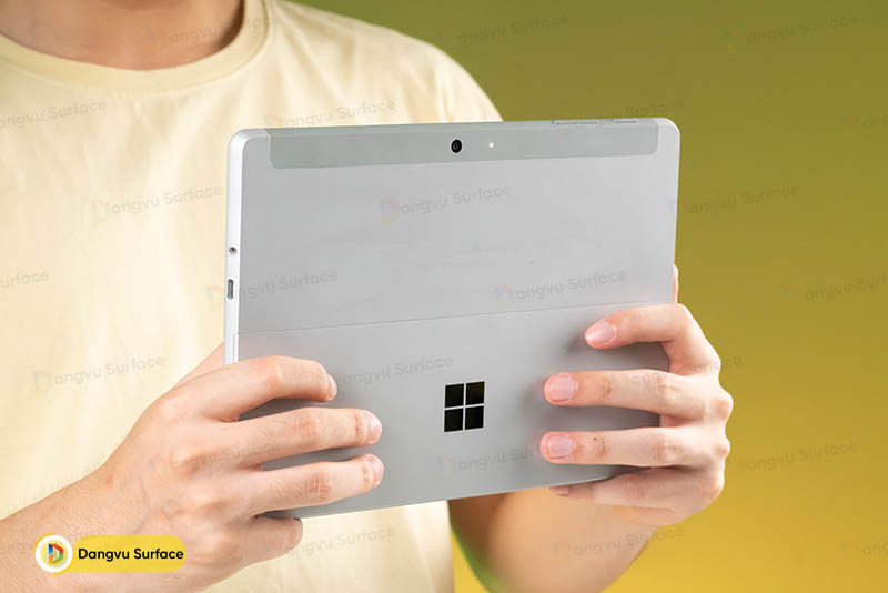 Surface Go 3 hướng đến đối tượng là học sinh, sinh viên hoặc người dùng với các tác vụ văn phòng cơ bản