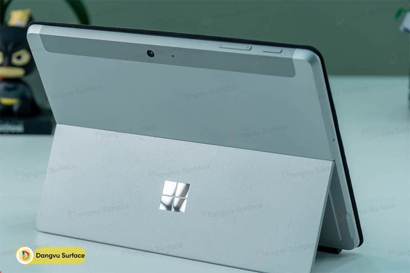 Surface Go chỉ có trọng lượng 500g, kích thước màn hình 10-inch