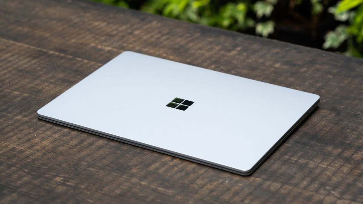 Đăng Vũ tin răng Surface xứng đáng năm ở những vị trí đầu