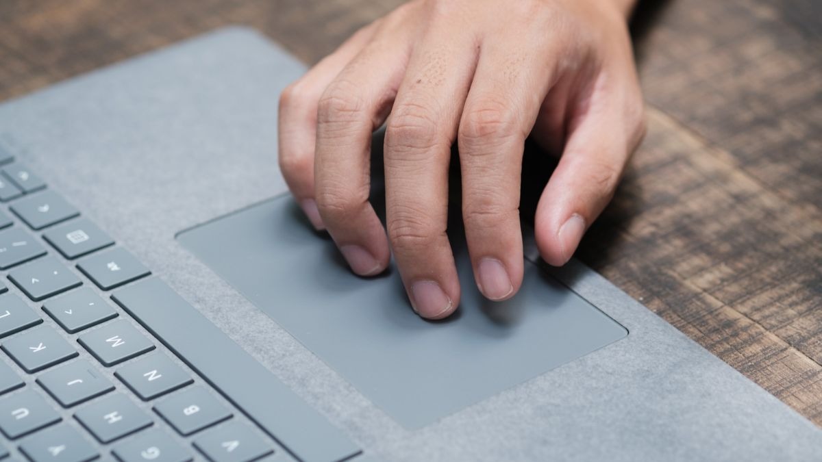 TrackPad của thiết bị thế hệ thứ 4 của Surface Laptop sở hữu kích thước hoàn hảo