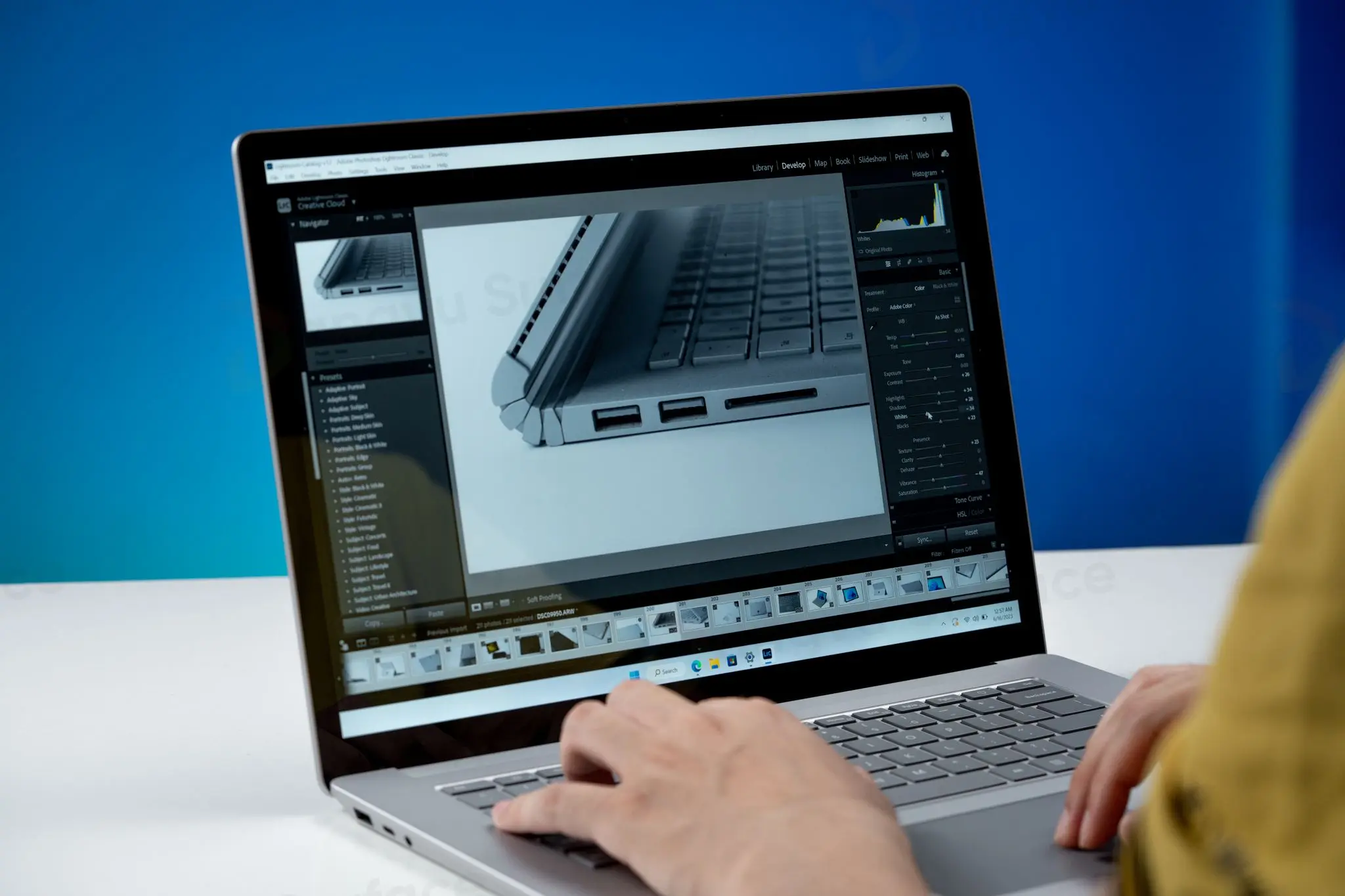 Surface Laptop 4 15 inch với các mẫu khác về khả năng thực hiện các tác vụ máy tính hàng ngày