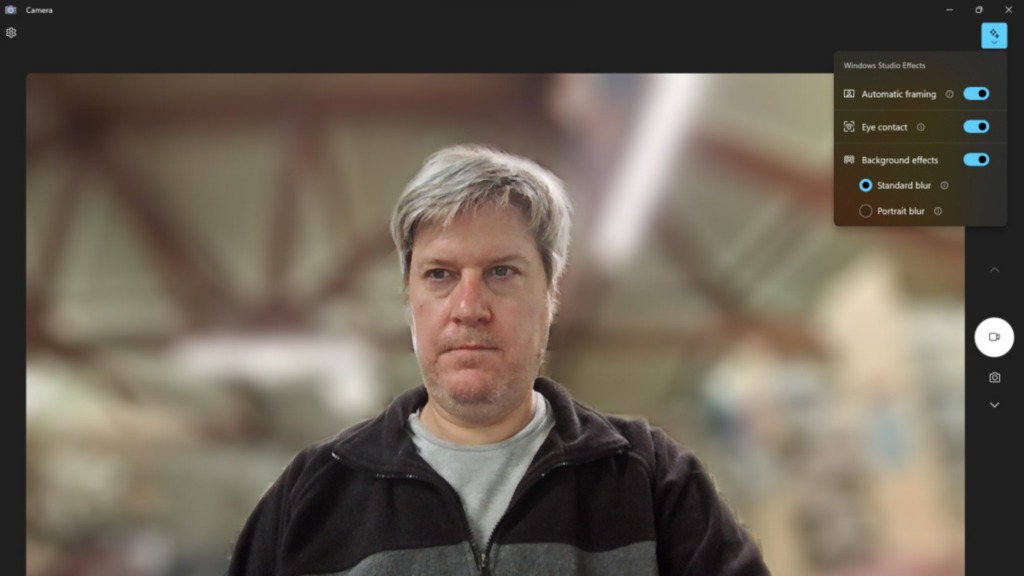 Surface Laptop Studio của Microsoft phù hợp nhất cho những người làm nhiều công việc về thiết kế và hình ảnh